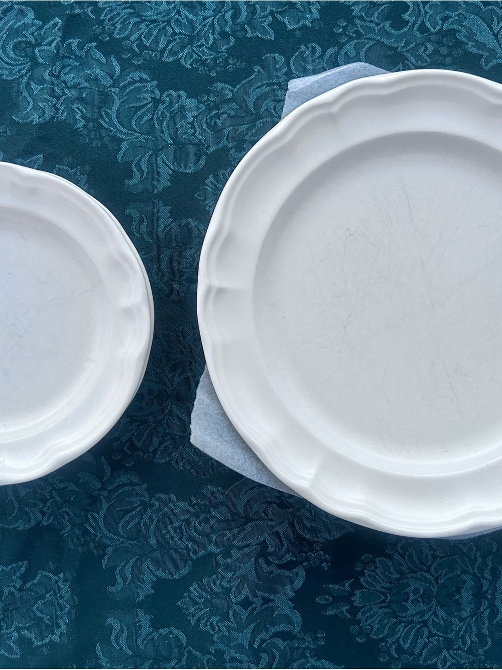 Vintage Pfaltzgraff Stoneware Plates Set of 4 Plain White Dinner & Appetizer